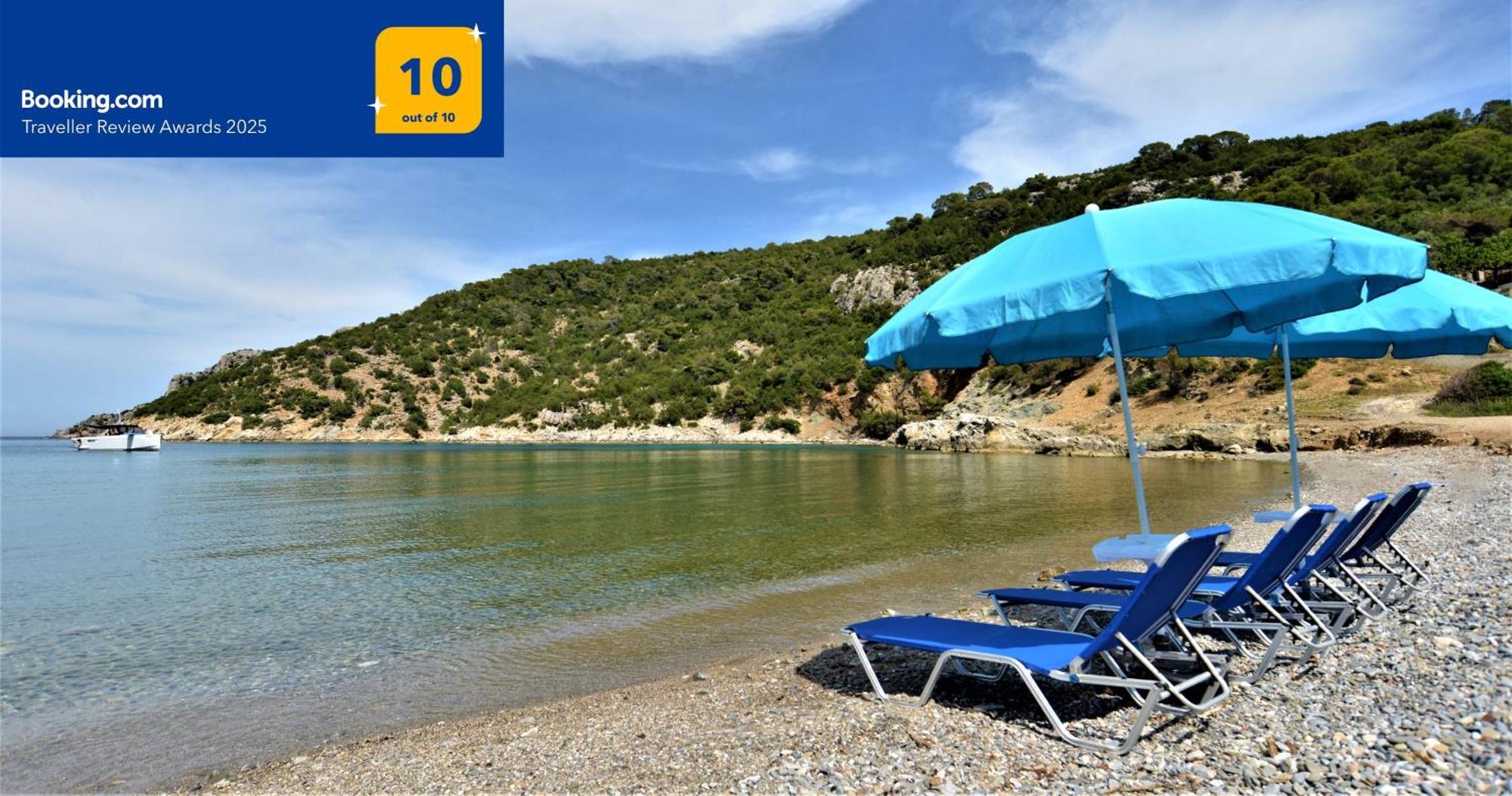 Private Beach House Irene Mare Порос Экстерьер фото
