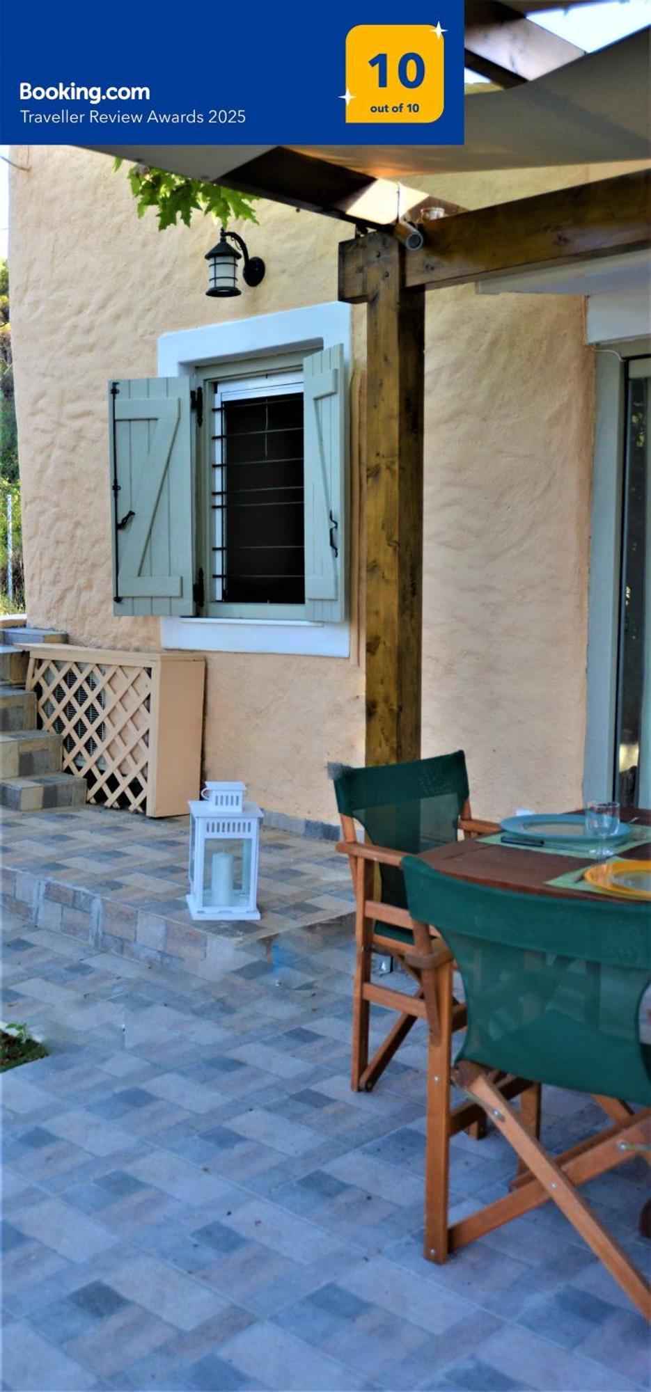 Private Beach House Irene Mare Порос Экстерьер фото