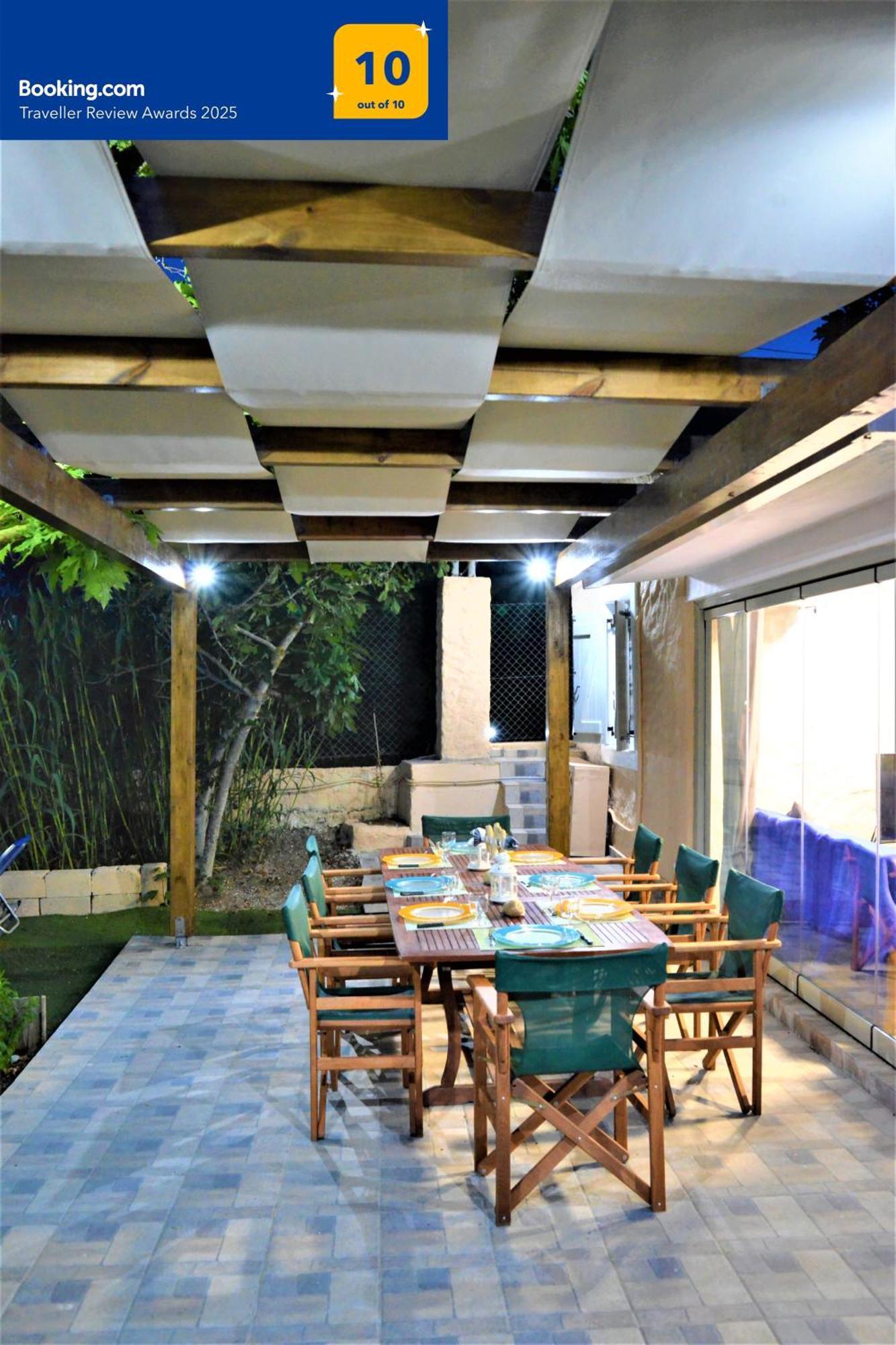 Private Beach House Irene Mare Порос Экстерьер фото